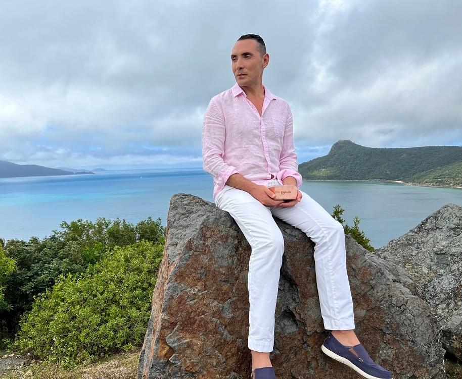 Daniel Rechnitzer with EnlightenMe Machine'